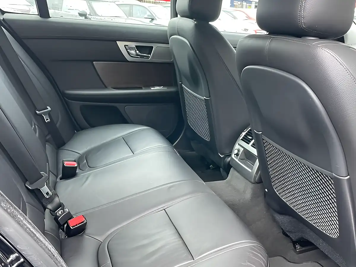 Used 2013 Jaguar Xf Luxury Black - Interior and Exterior details 13