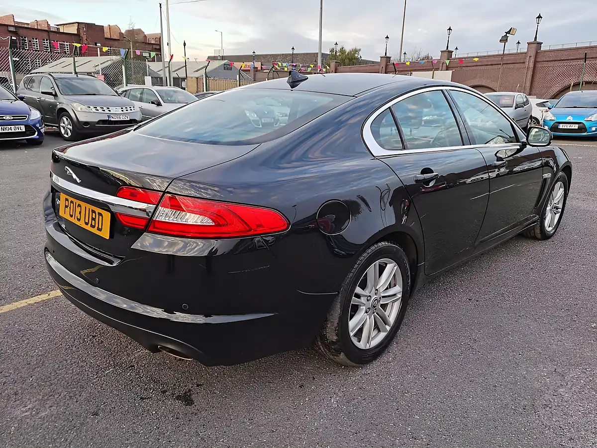 Used 2013 Jaguar Xf Luxury Black - Interior and Exterior details 4