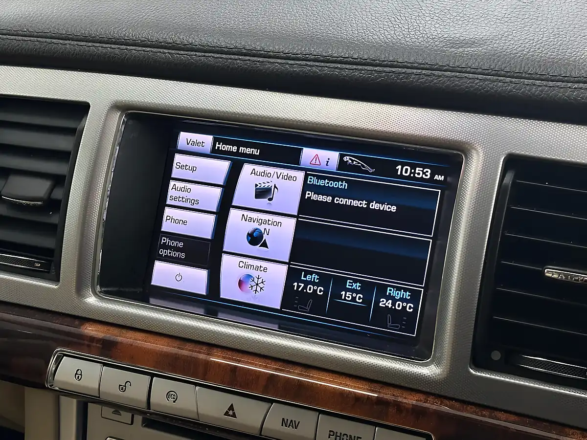 Used 2013 Jaguar Xf Luxury Blue - Interior and Exterior details 16