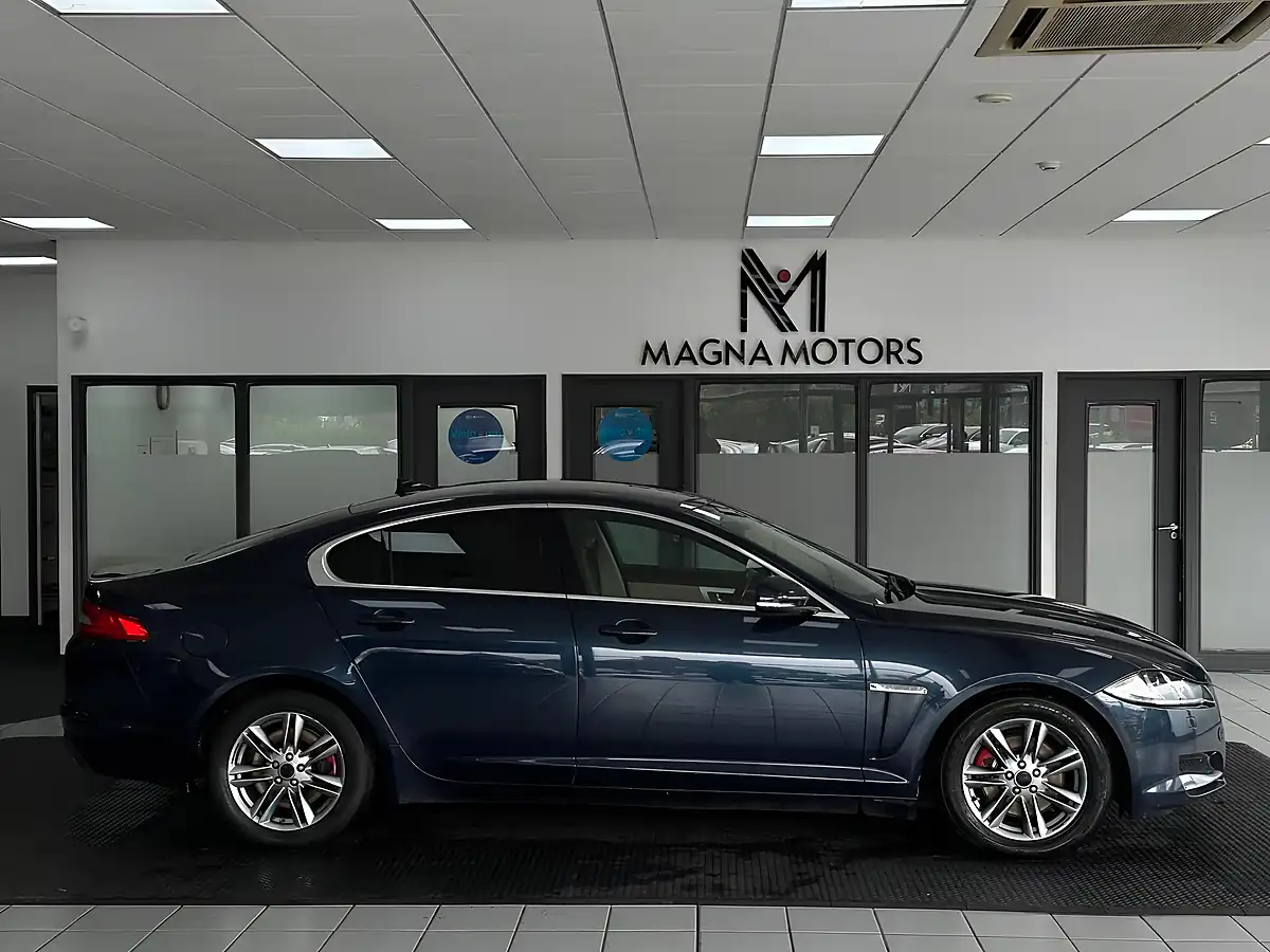 Used 2013 Jaguar Xf Luxury Blue - Interior and Exterior details 3
