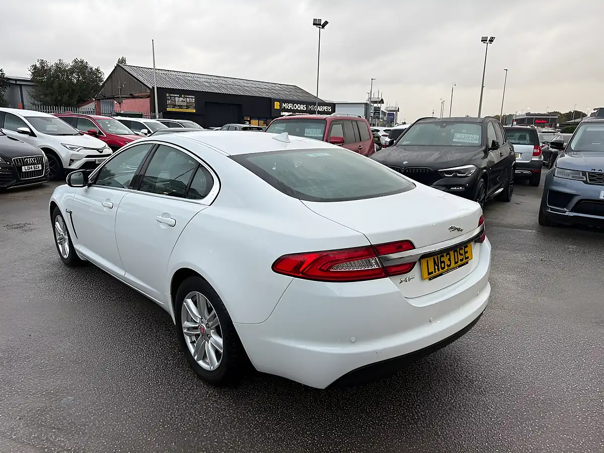 Used 2013 Jaguar Xf Luxury Polaris White - Interior and Exterior details 5