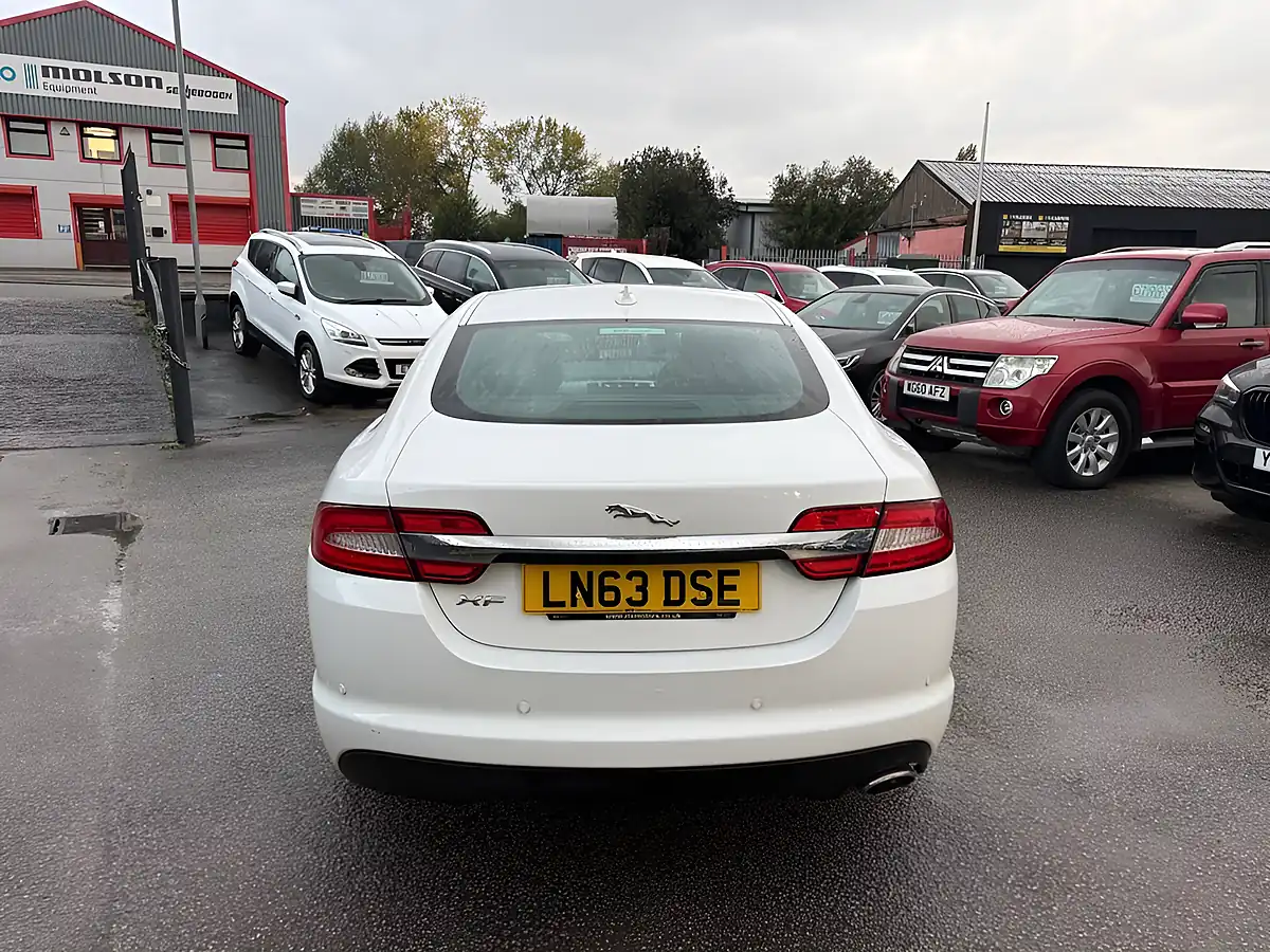 Used 2013 Jaguar Xf Luxury Polaris White - Interior and Exterior details 6