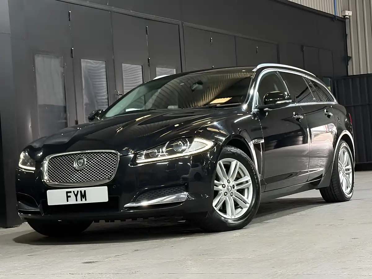 Used 2013 Jaguar Xf Luxury Sportbrake Black - Interior and Exterior details 11