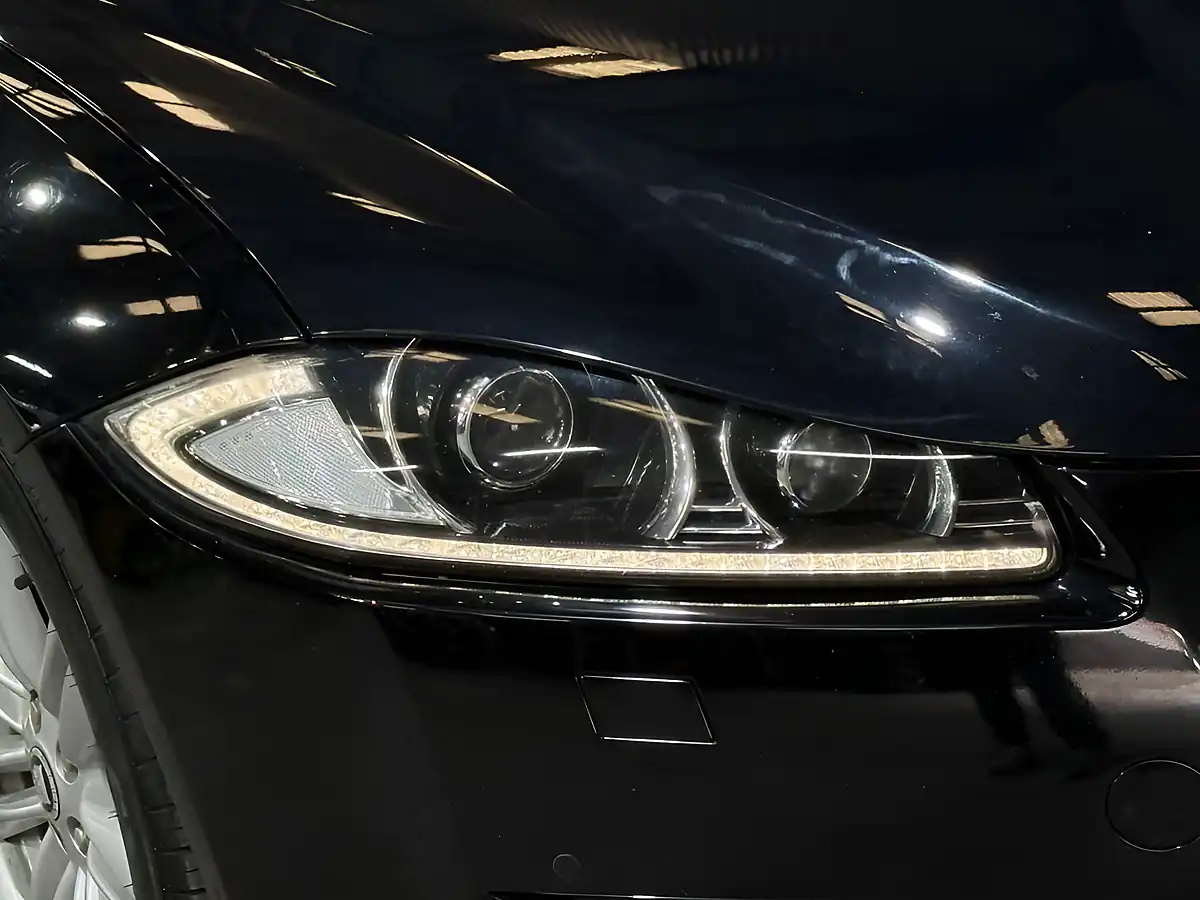 Used 2013 Jaguar Xf Luxury Sportbrake Black - Interior and Exterior details 12