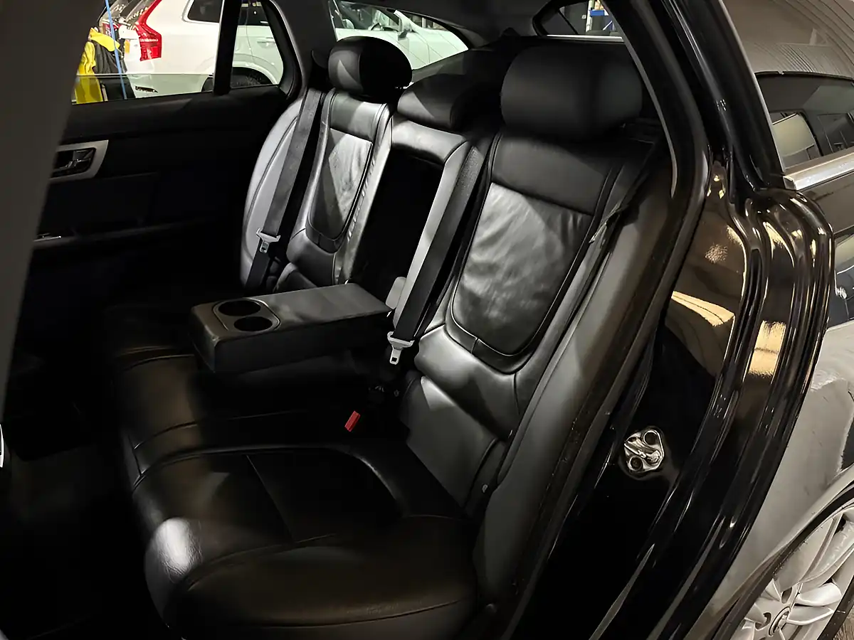 Used 2013 Jaguar Xf Luxury Sportbrake Black - Interior and Exterior details 20