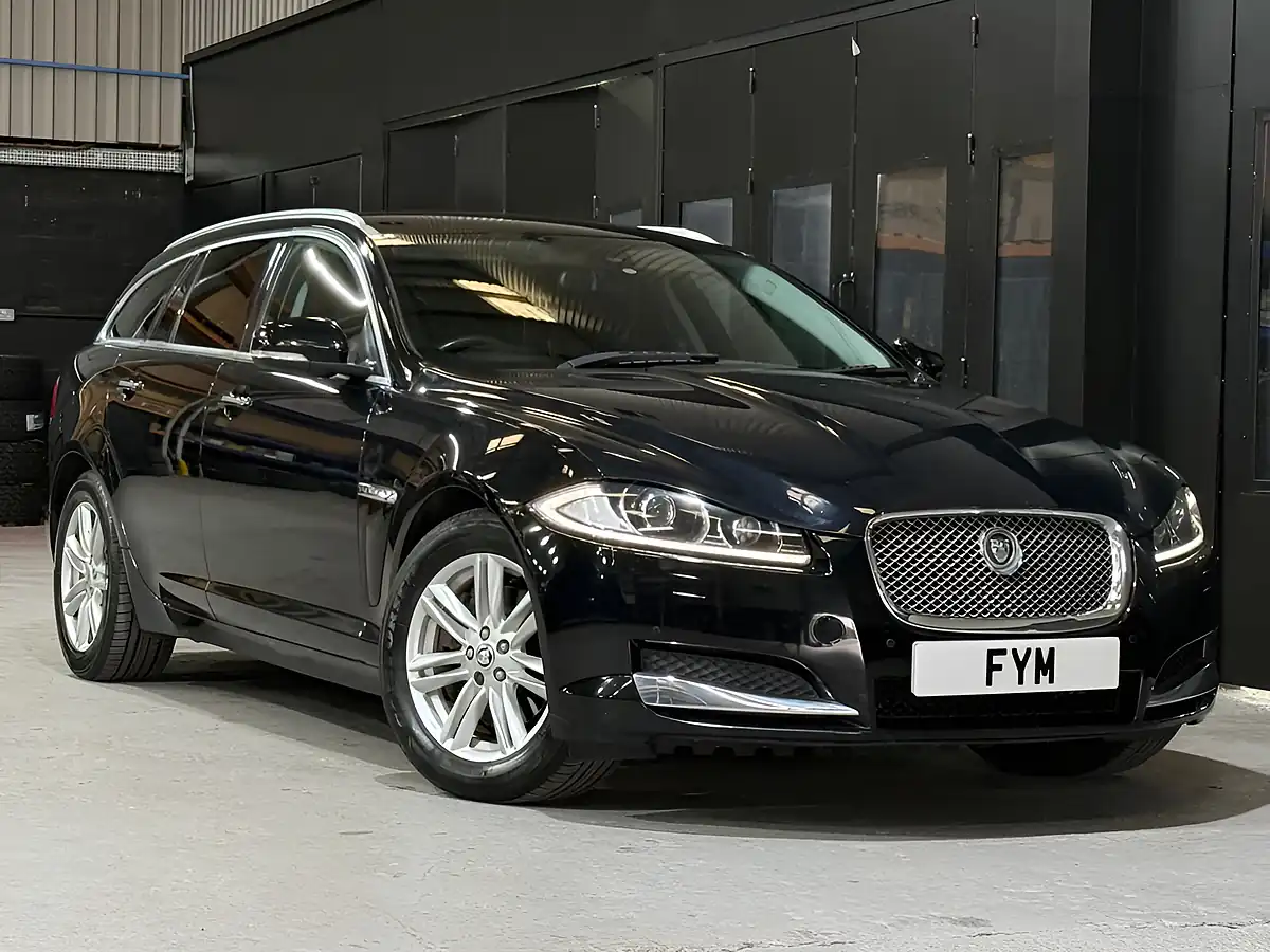 Used 2013 Jaguar Xf Luxury Sportbrake Black - Interior and Exterior details 3