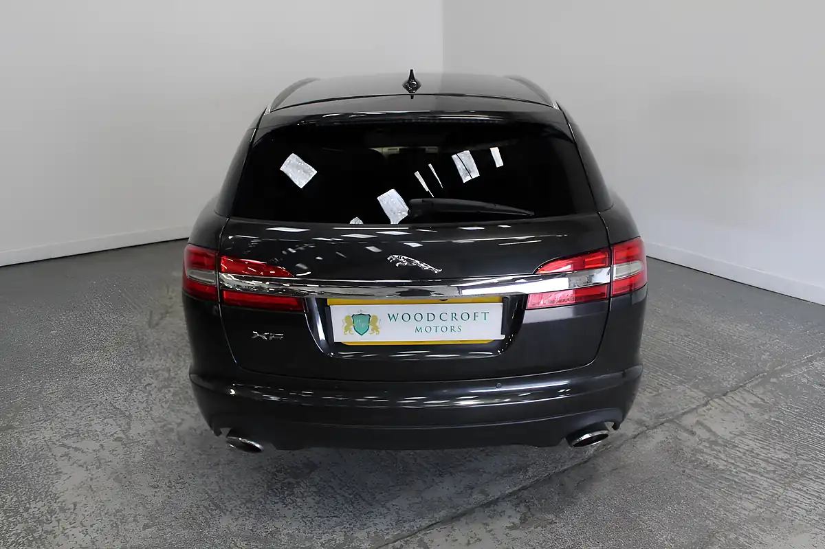 Used 2013 Jaguar Xf Luxury Sportbrake Grey - Interior and Exterior details 10