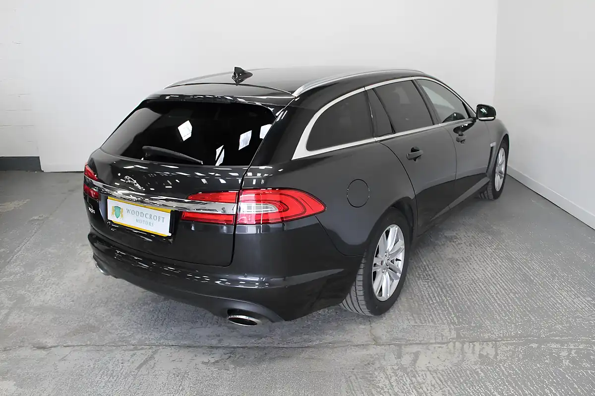 Used 2013 Jaguar Xf Luxury Sportbrake Grey - Interior and Exterior details 6
