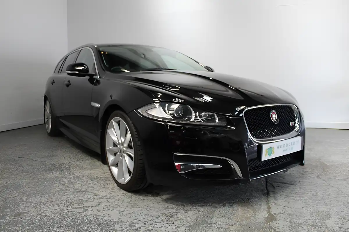 Used 2013 Jaguar Xf Portfolio Sportbrake Black - Front View