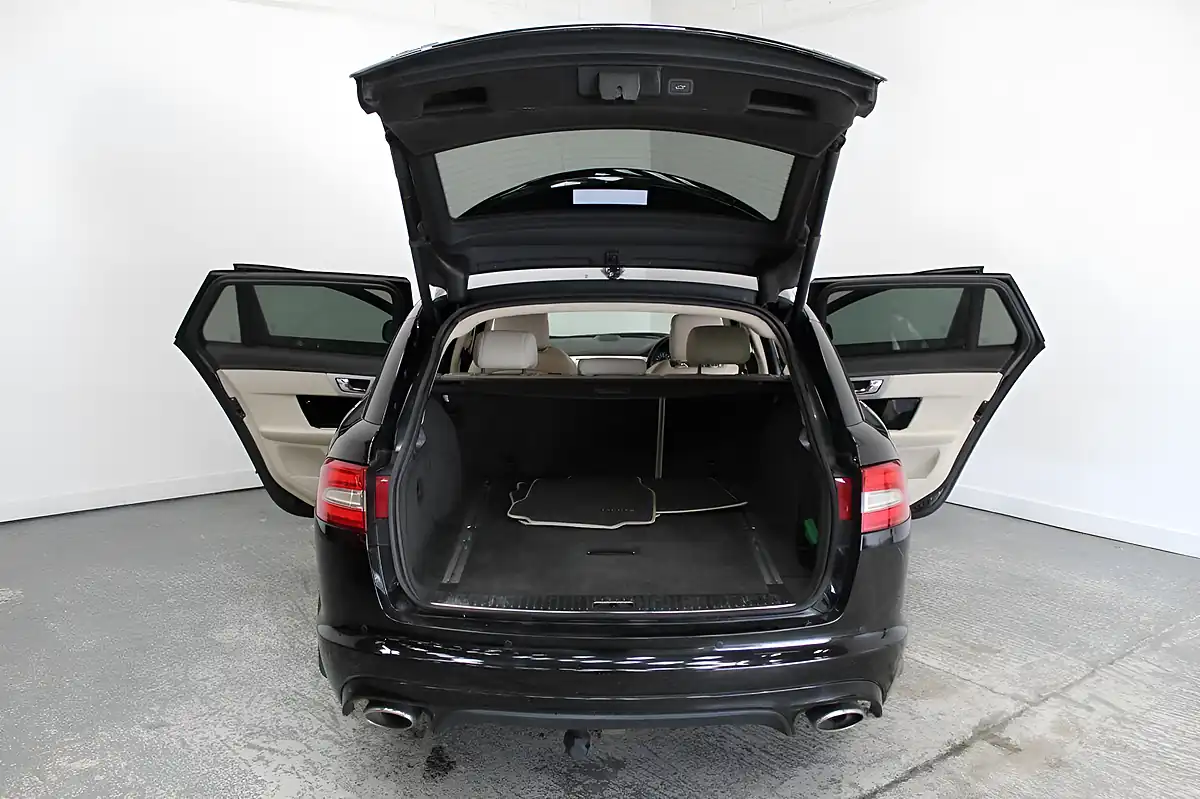 Used 2013 Jaguar Xf Portfolio Sportbrake Black - Interior and Exterior details 11