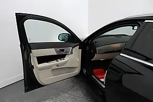 Used 2013 Jaguar Xf Portfolio Sportbrake Black - Interior and Exterior details 12