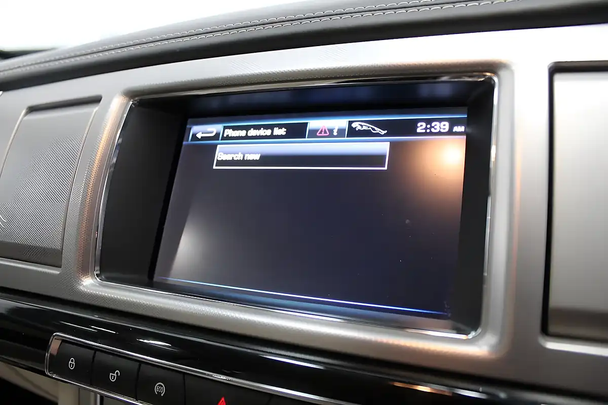 Used 2013 Jaguar Xf Portfolio Sportbrake Black - Interior and Exterior details 15