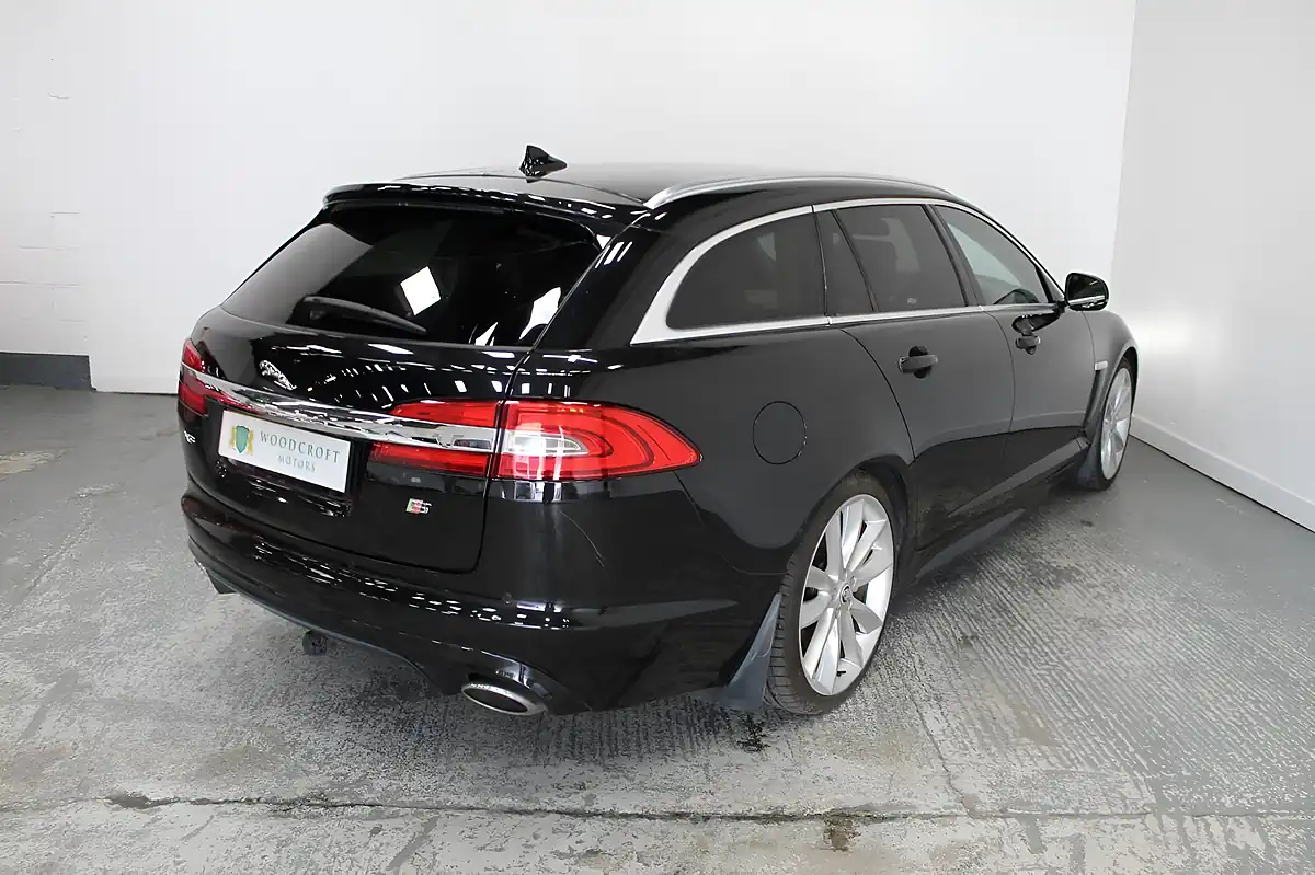 Used 2013 Jaguar Xf Portfolio Sportbrake Black - Interior and Exterior details 6