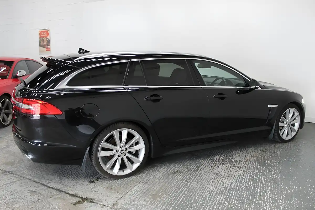 Used 2013 Jaguar Xf Portfolio Sportbrake Black - Interior and Exterior details 8