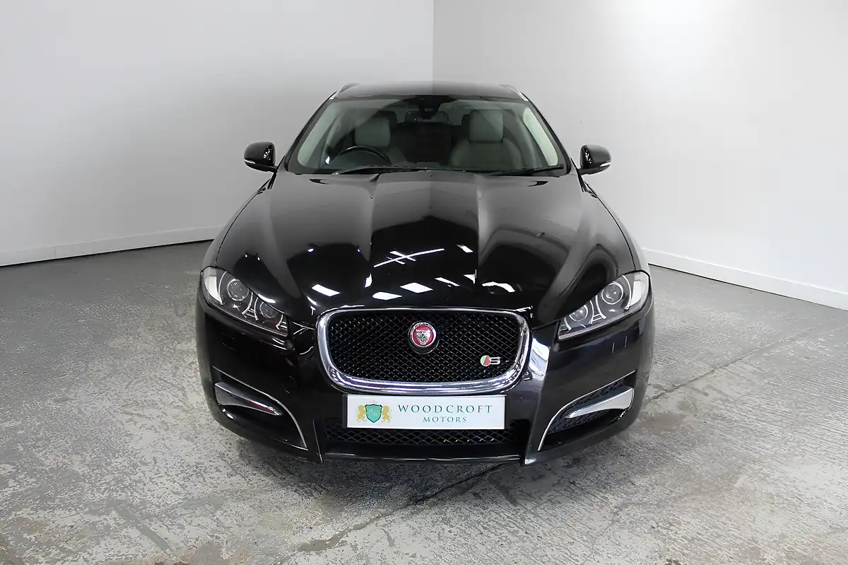 Used 2013 Jaguar Xf Portfolio Sportbrake Black - Interior and Exterior details 9