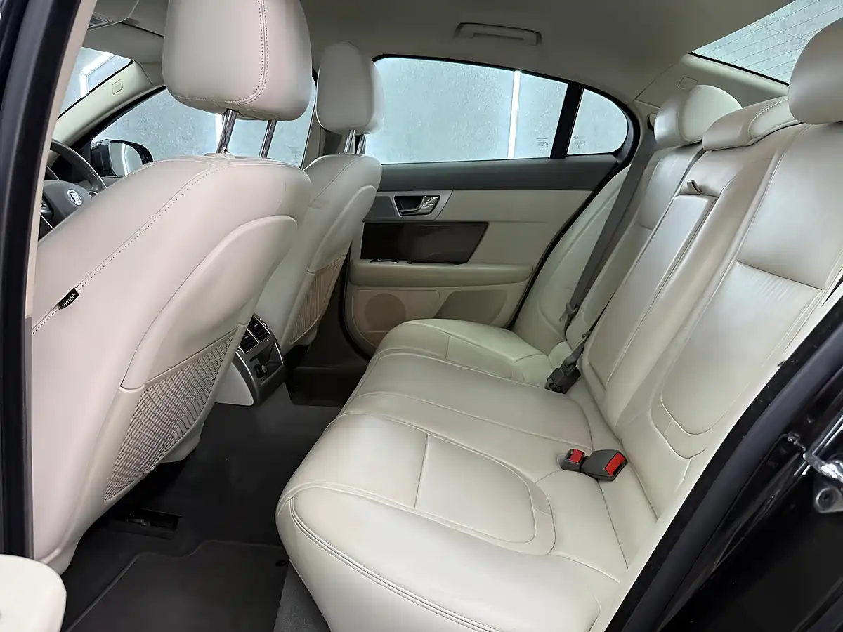 Used 2013 Jaguar Xf Premium Luxury Black - Interior and Exterior details 18