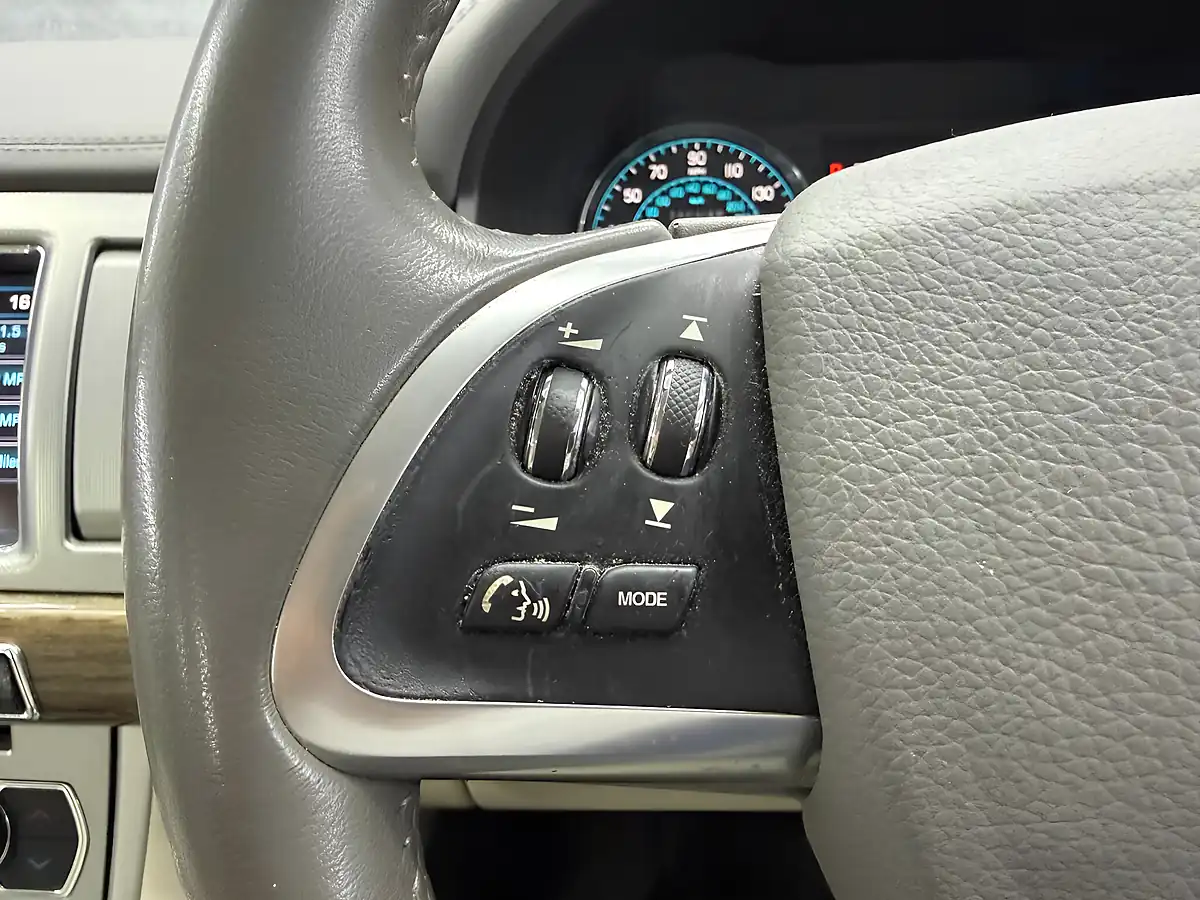 Used 2013 Jaguar Xf Premium Luxury Black - Interior and Exterior details 19