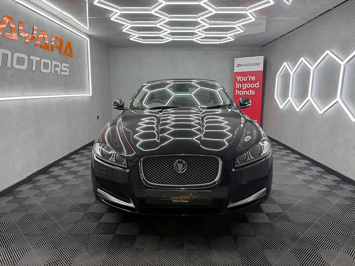 Used 2013 Jaguar Xf Premium Luxury Black - Interior and Exterior details 3