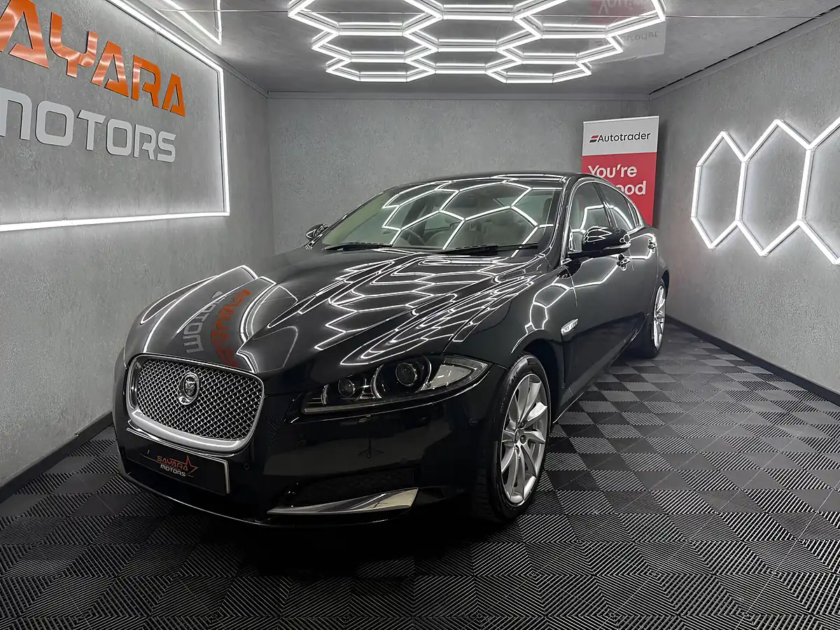 Used 2013 Jaguar Xf Premium Luxury Black - Interior and Exterior details 7