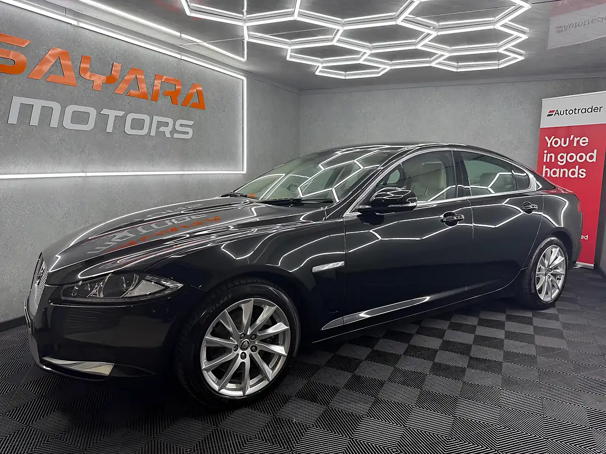 Used 2013 Jaguar Xf Premium Luxury Black - Interior and Exterior details 9