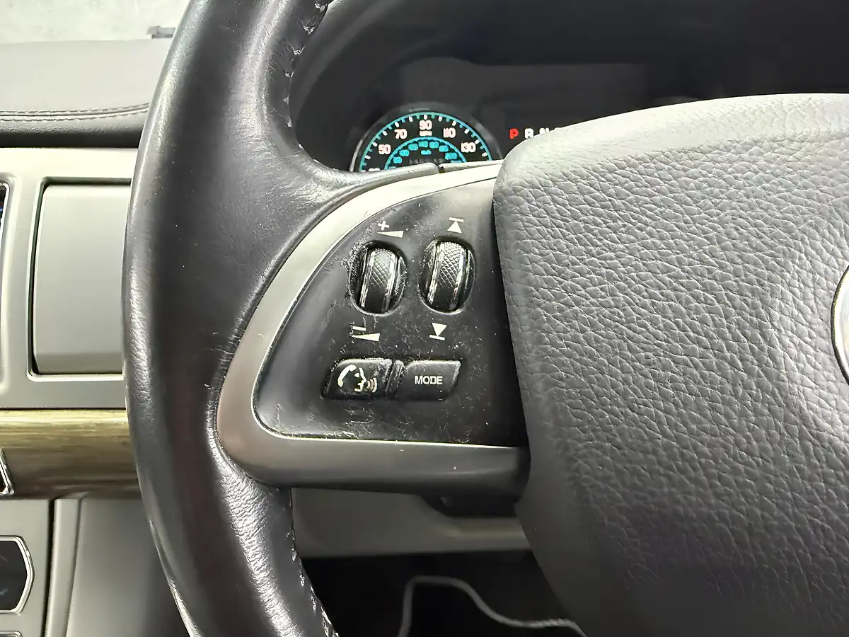 Used 2013 Jaguar Xf Premium Luxury Sportbrake Blue - Interior and Exterior details 19
