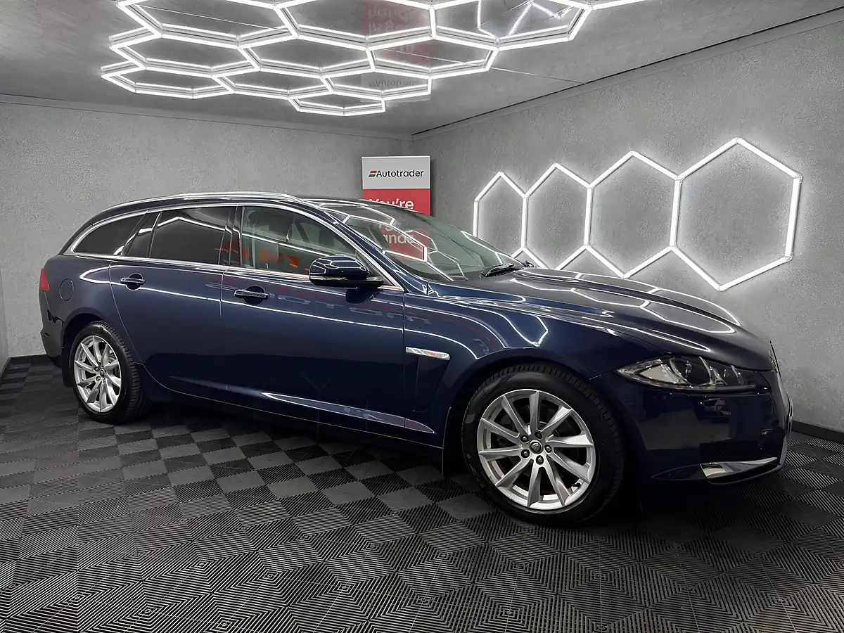 Used 2013 Jaguar Xf Premium Luxury Sportbrake Blue - Interior and Exterior details 9