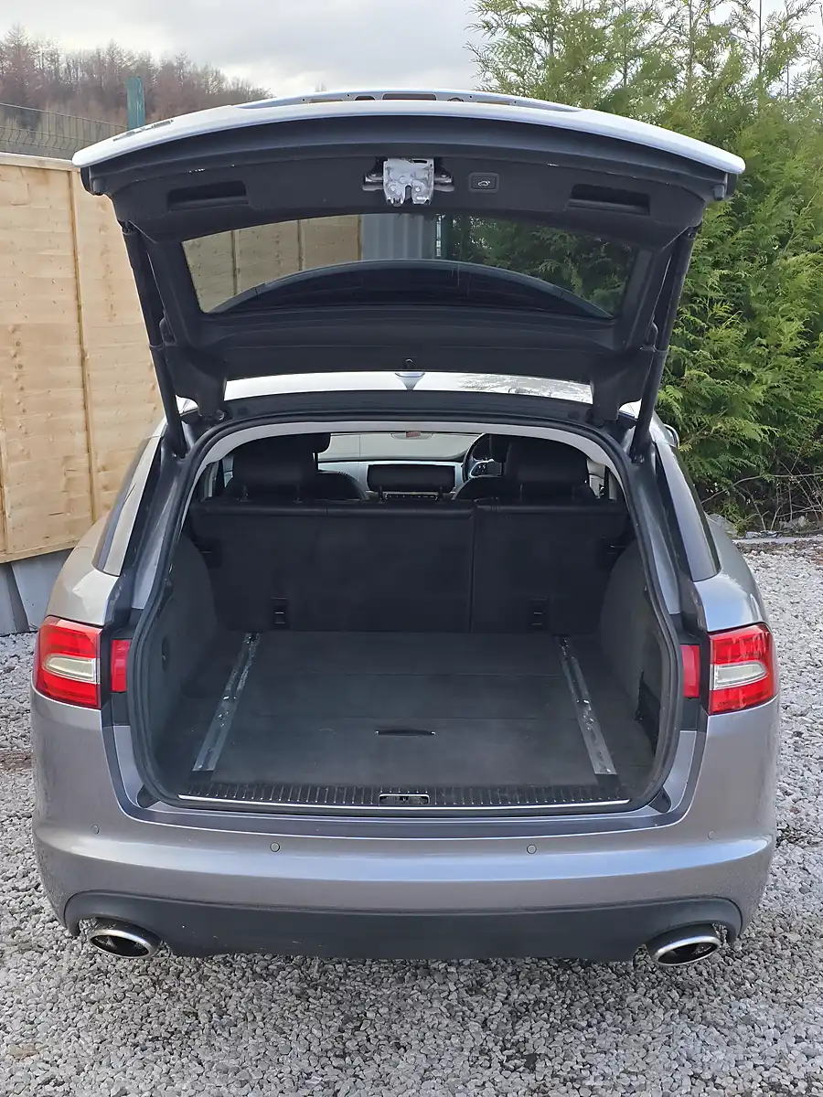 Used 2013 Jaguar Xf Premium Luxury Sportbrake Grey - Interior and Exterior details 17