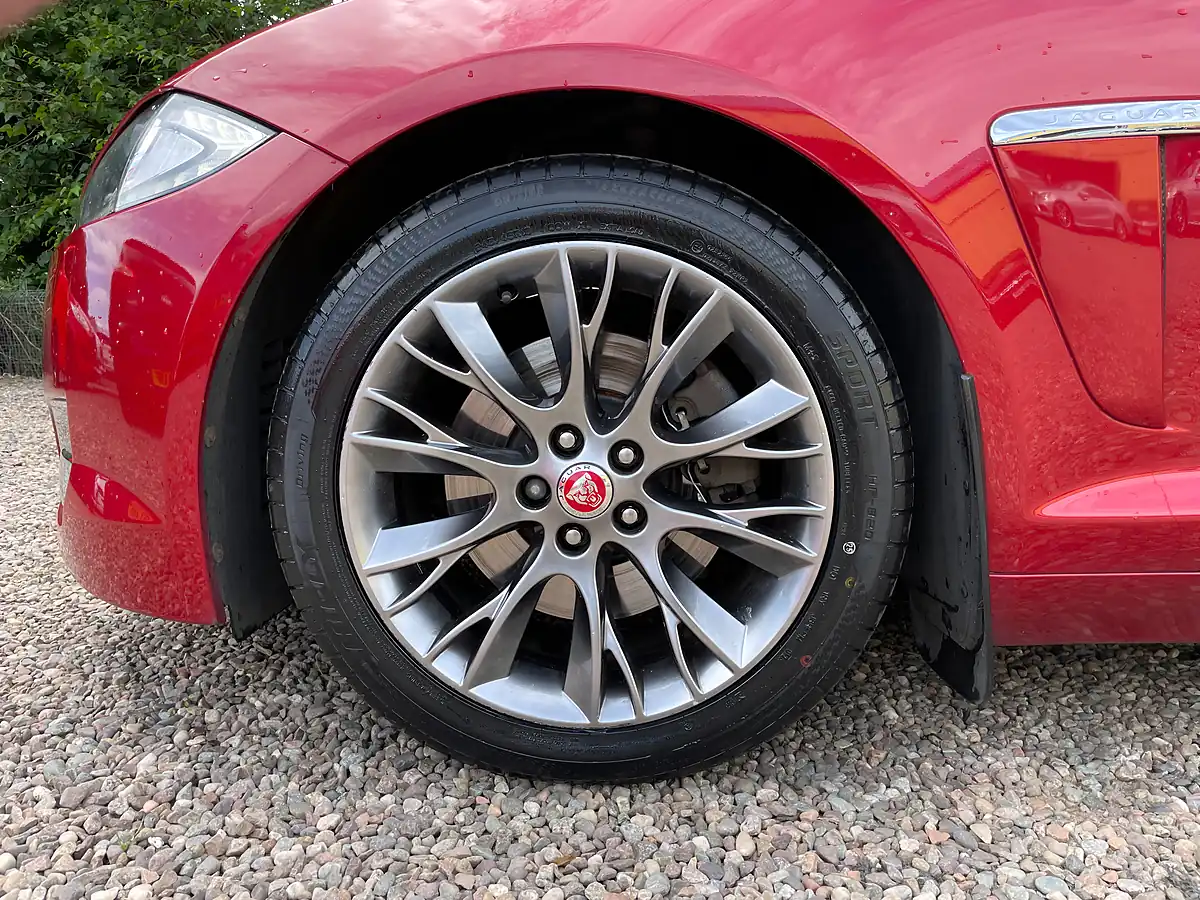 Used 2013 Jaguar Xf R-Sport Italian Racing Red - Interior and Exterior details 12
