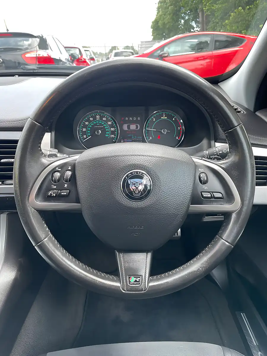 Used 2013 Jaguar Xf R-Sport Italian Racing Red - Interior and Exterior details 14