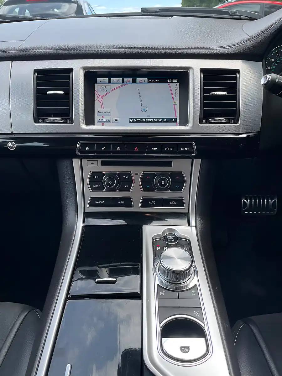 Used 2013 Jaguar Xf R-Sport Italian Racing Red - Interior and Exterior details 16