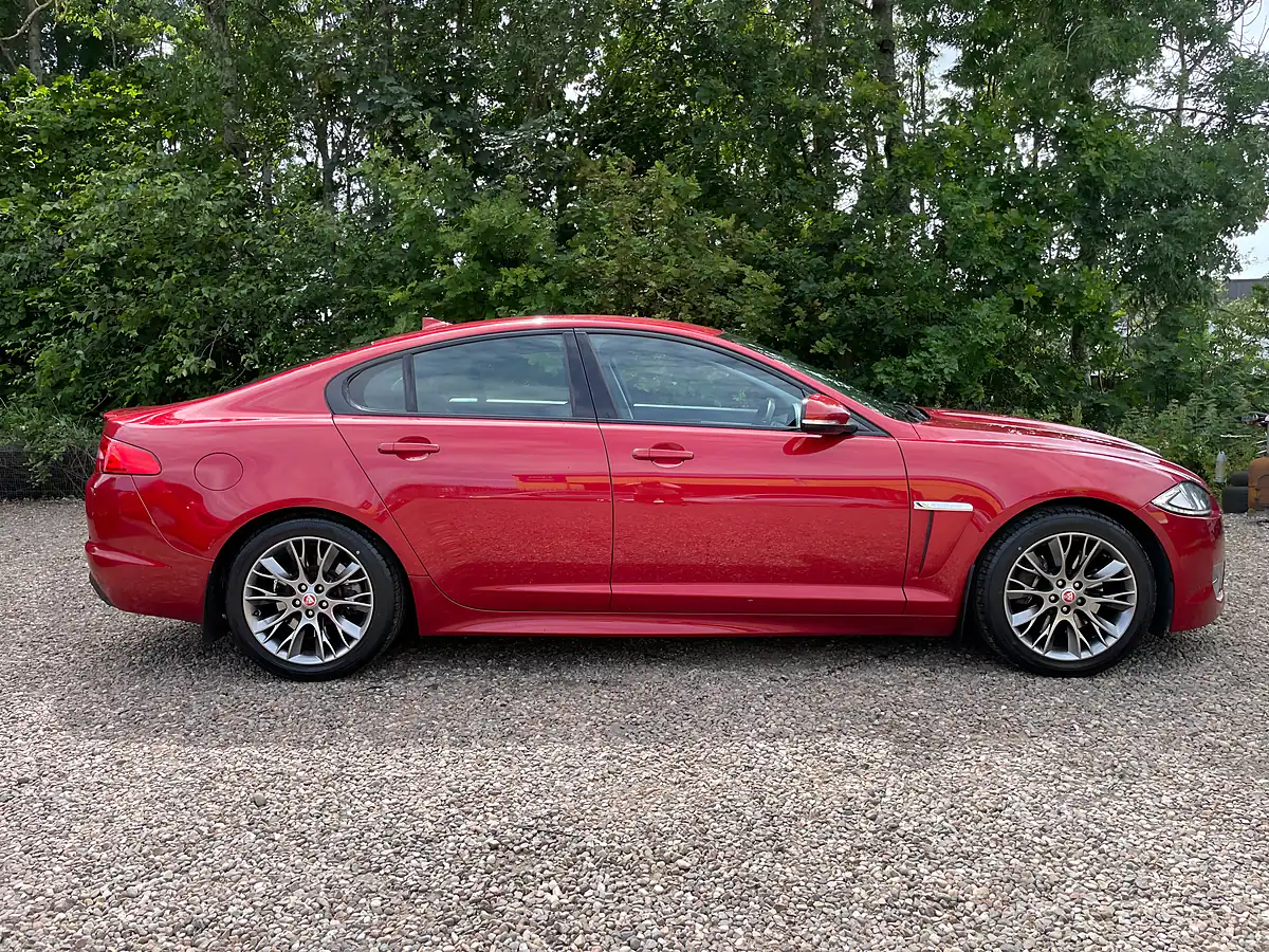 Used 2013 Jaguar Xf R-Sport Italian Racing Red - Interior and Exterior details 5