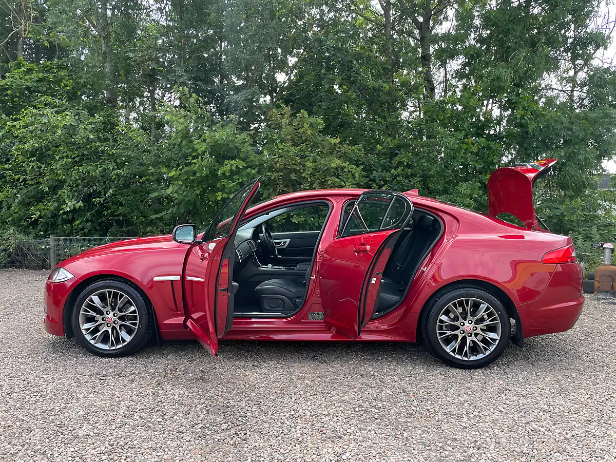 Used 2013 Jaguar Xf R-Sport Italian Racing Red - Interior and Exterior details 8