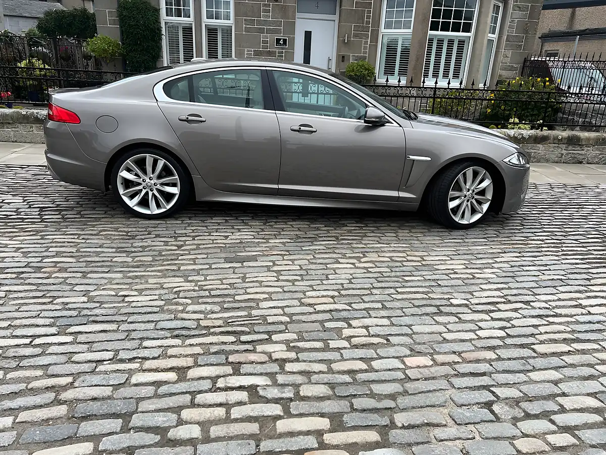 Used 2013 Jaguar Xf S Portfolio Lunar Grey - Interior and Exterior details 12
