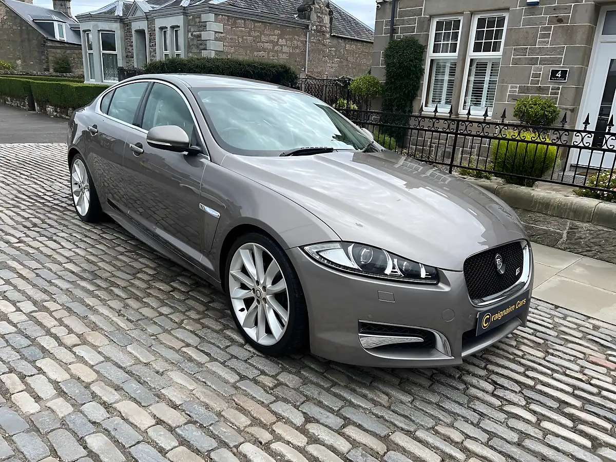 Used 2013 Jaguar Xf S Portfolio Lunar Grey - Interior and Exterior details 5