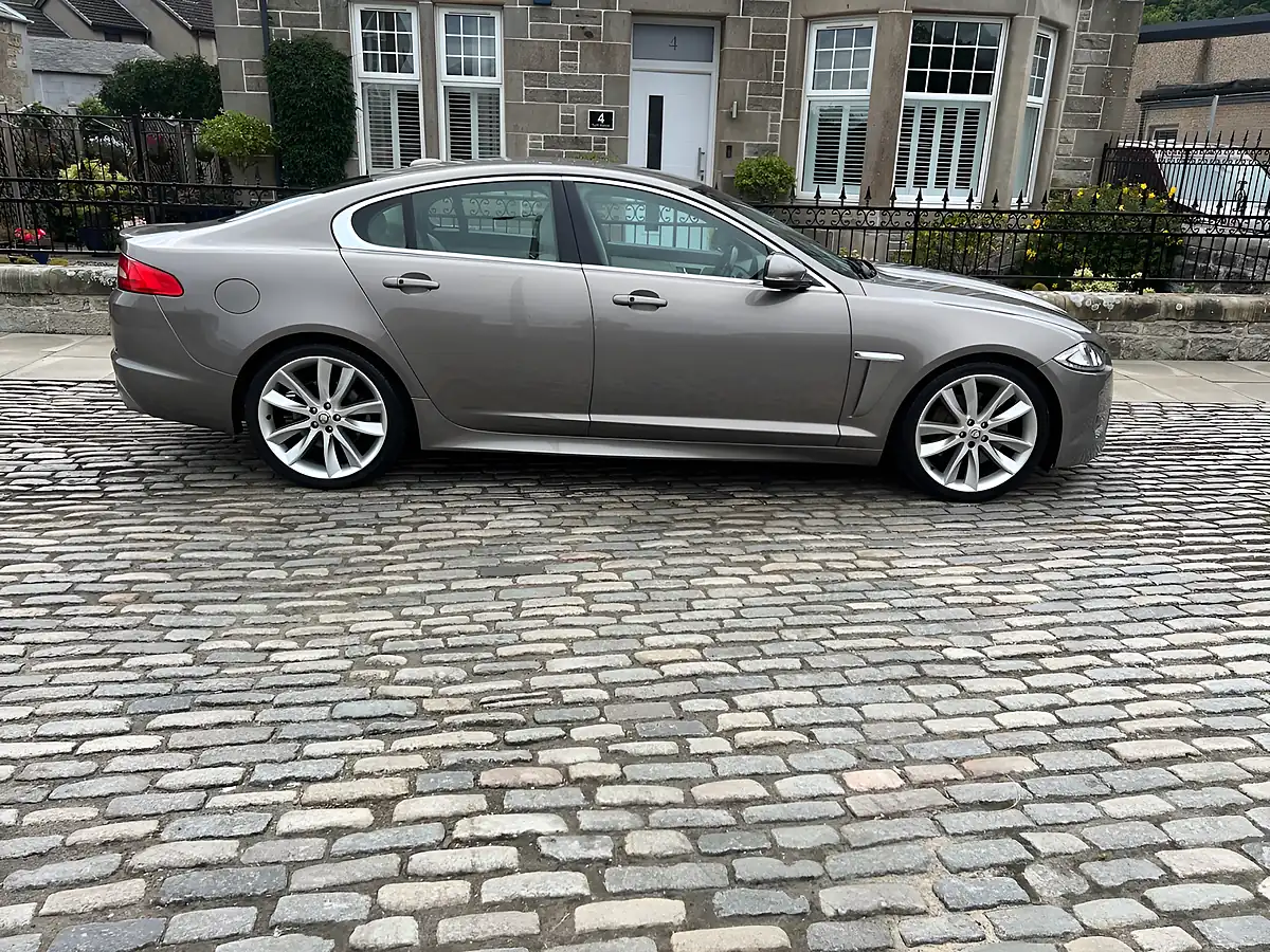 Used 2013 Jaguar Xf S Portfolio Lunar Grey - Interior and Exterior details 8