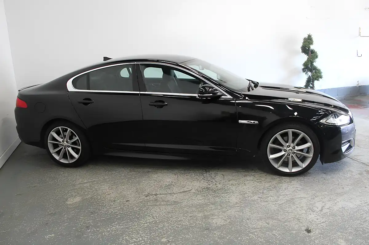 Used 2013 Jaguar Xf Sport Black - Interior and Exterior details 3