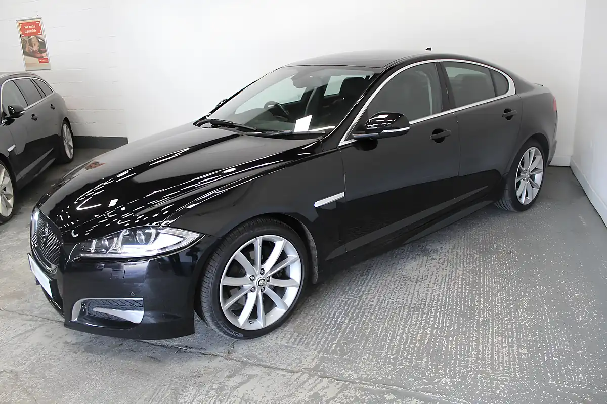 Used 2013 Jaguar Xf Sport Black - Interior and Exterior details 4