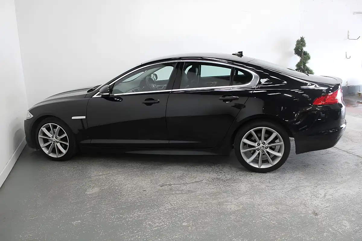 Used 2013 Jaguar Xf Sport Black - Interior and Exterior details 7