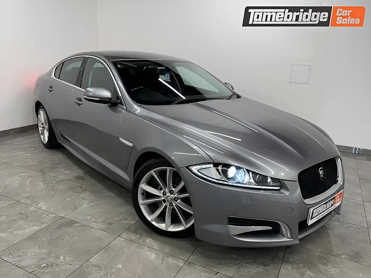 Used 2013 Jaguar Xf Sport Grey - Front View