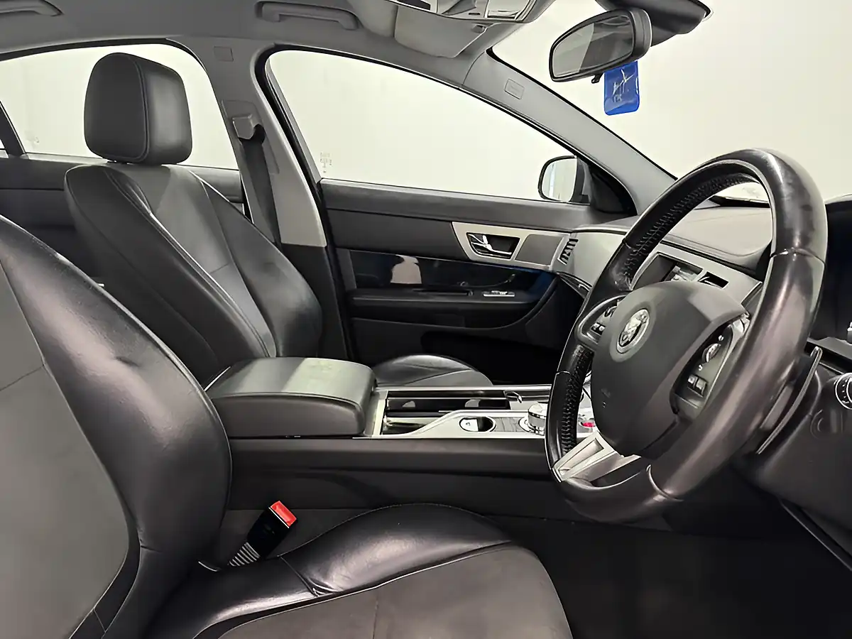 Used 2013 Jaguar Xf Sport Grey - Interior and Exterior details 10