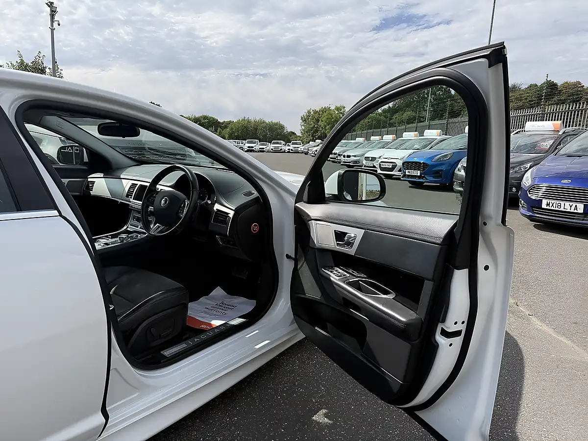 Used 2013 Jaguar Xf Sport White - Interior and Exterior details 10
