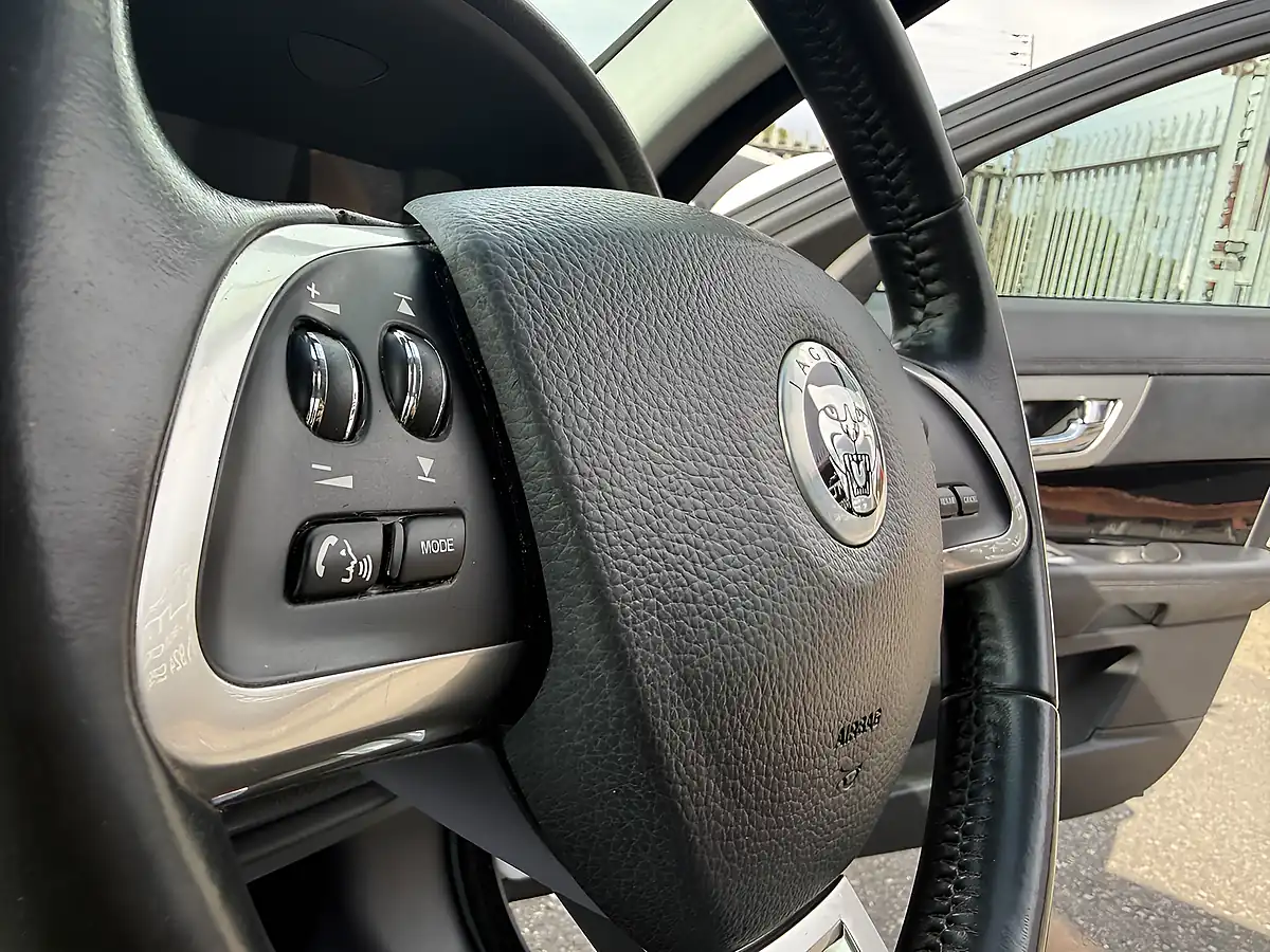 Used 2013 Jaguar Xf Sport White - Interior and Exterior details 12