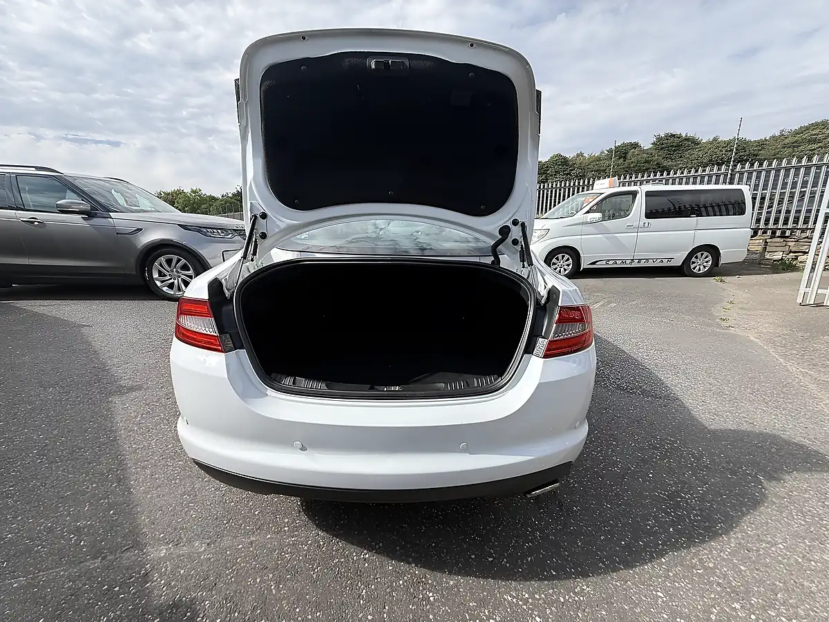 Used 2013 Jaguar Xf Sport White - Interior and Exterior details 17