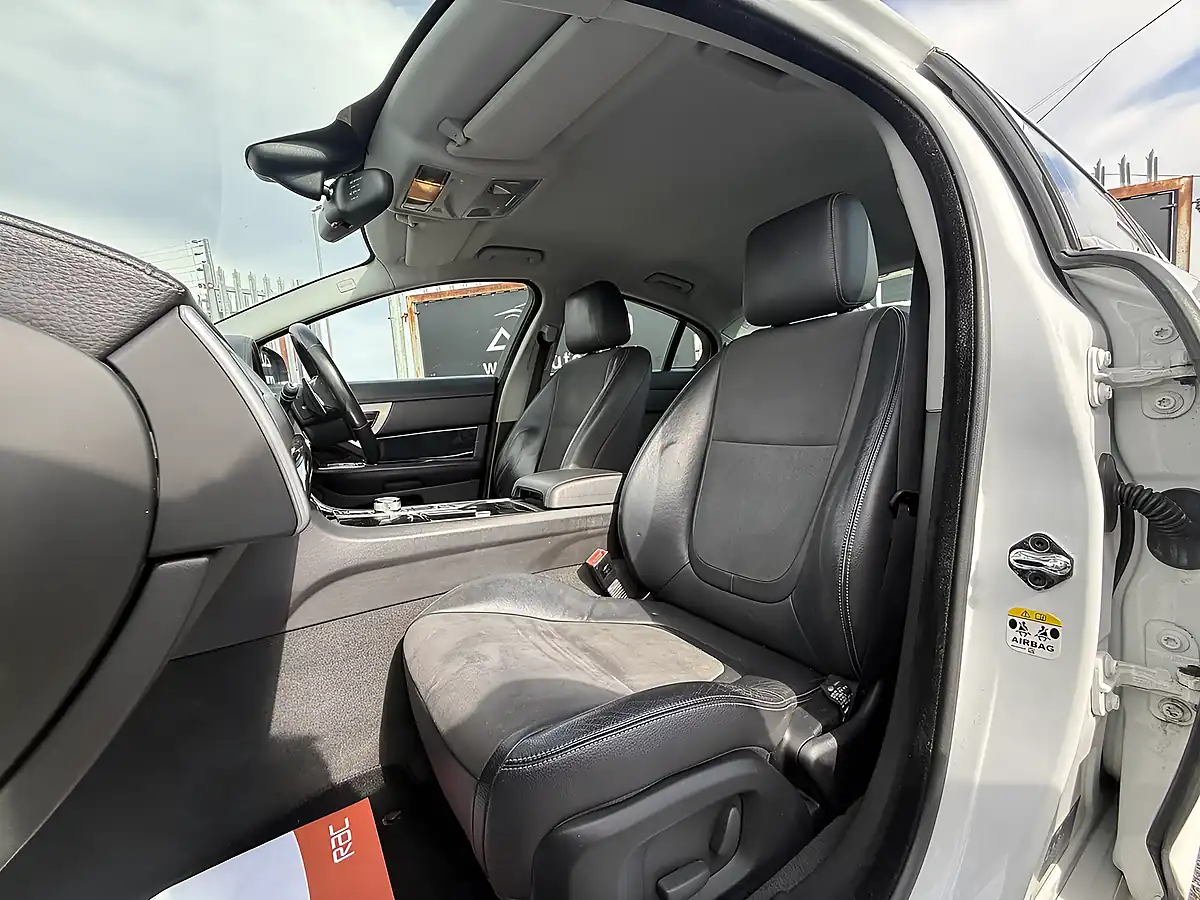Used 2013 Jaguar Xf Sport White - Interior and Exterior details 19