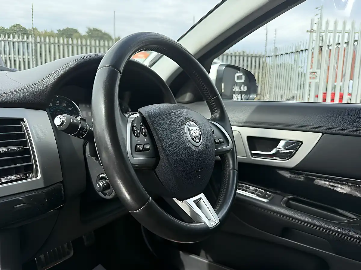 Used 2013 Jaguar Xf Sport White - Interior and Exterior details 20