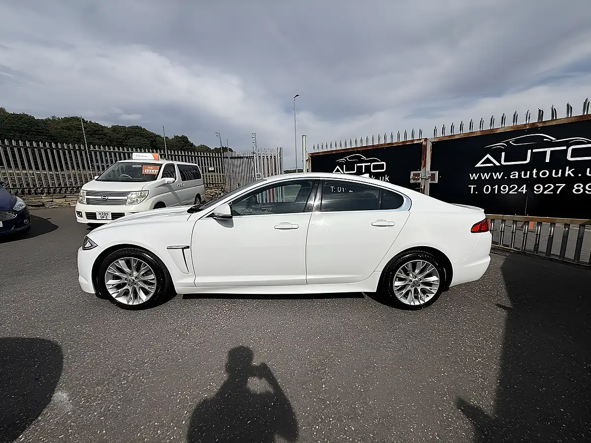 Used 2013 Jaguar Xf Sport White - Interior and Exterior details 4