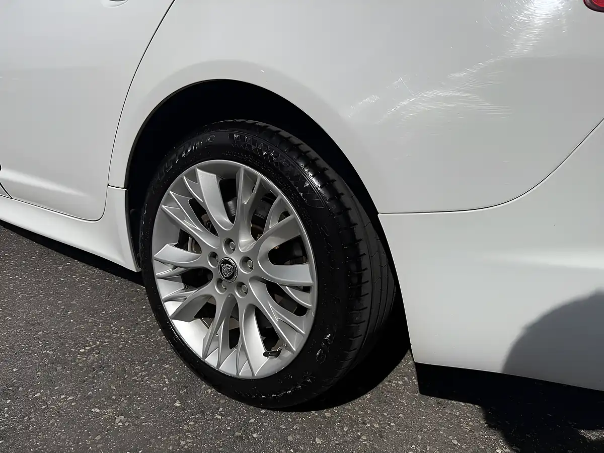 Used 2013 Jaguar Xf Sport White - Interior and Exterior details 9