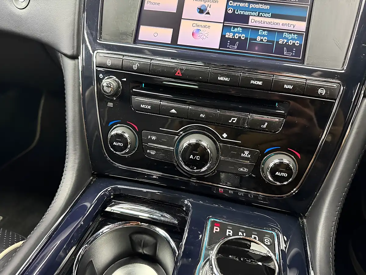 Used 2013 Jaguar Xj Portfolio Silver - Interior and Exterior details 14