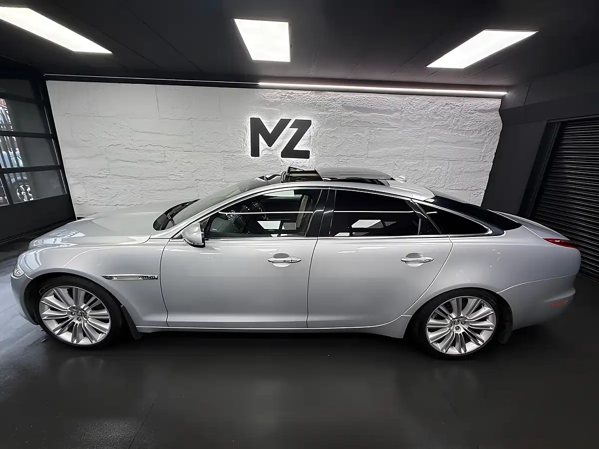 Used 2013 Jaguar Xj Portfolio Silver - Interior and Exterior details 7