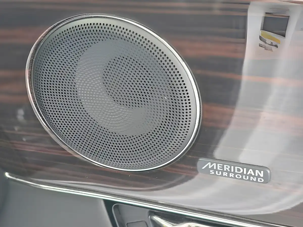 Used 2013 Jaguar Xj Portfolio White - Interior and Exterior details 11